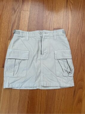 Aritzia Mini Cargo Skirt in Light Beige